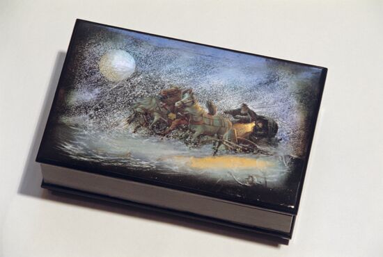 Fedoskino lacquer miniature art