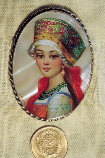 Fedoskino lacquer miniature art