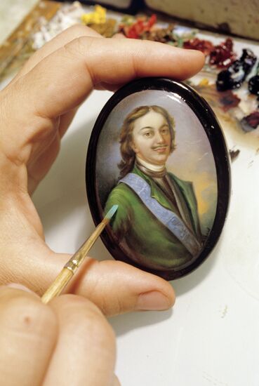 Fedoskino miniature lacquer art