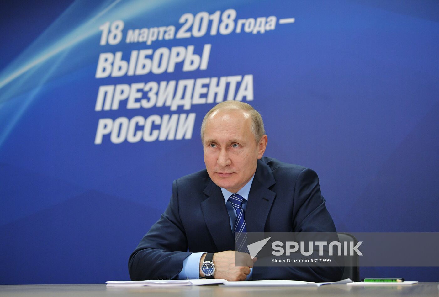 President Vladimir Putin visits his campaign headquarters in Moscow