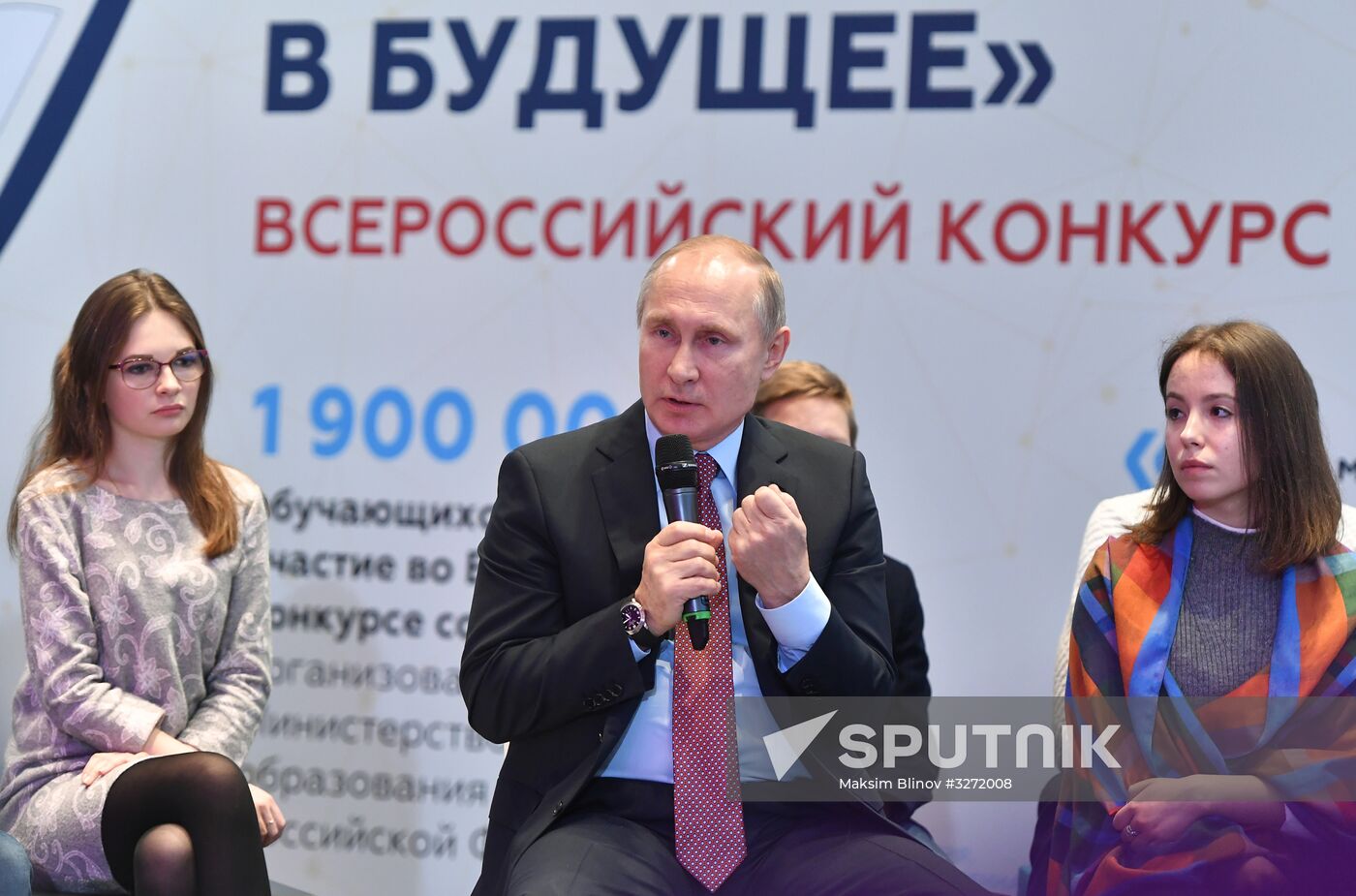 President Putin meets with students who wrote best essays about 'Russia Focused on the Future'