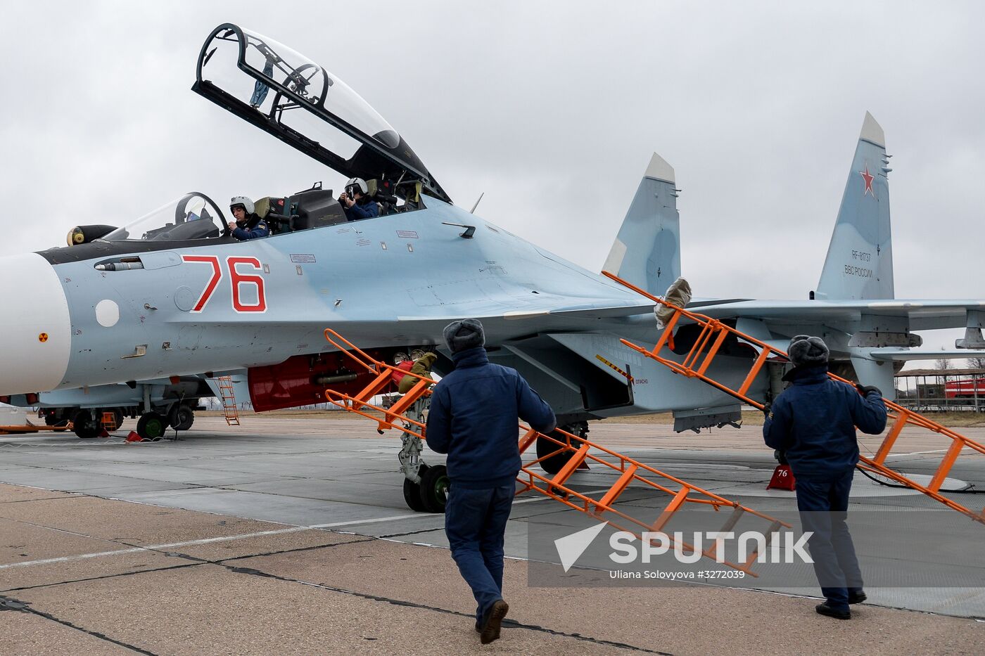 Training flights of Western Military District Fighter Aviation Regiment