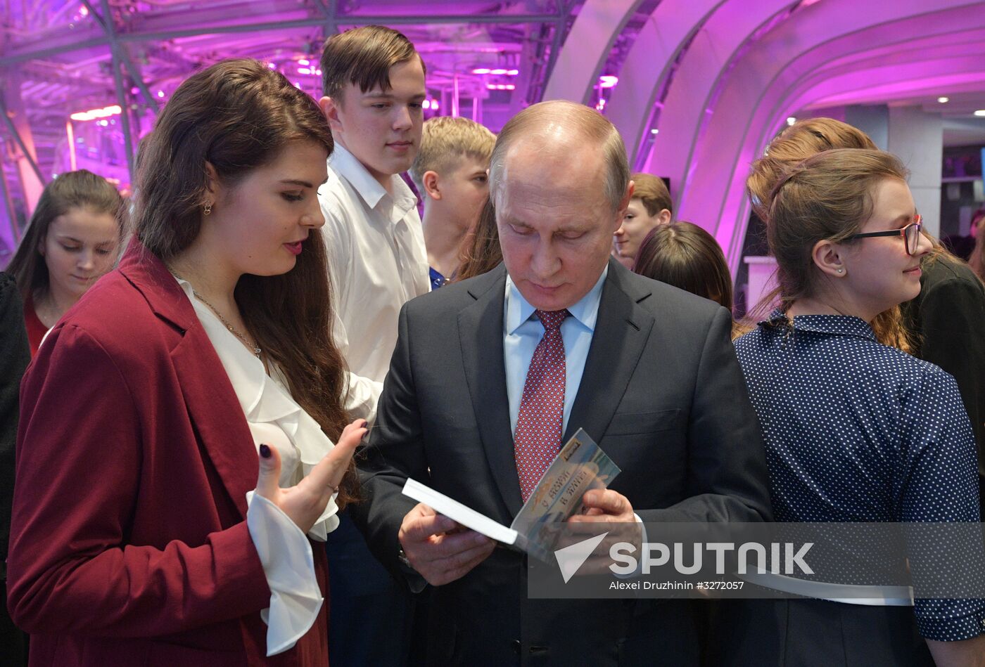 President Putin meets with students who wrote best essays about 'Russia Focused on the Future'