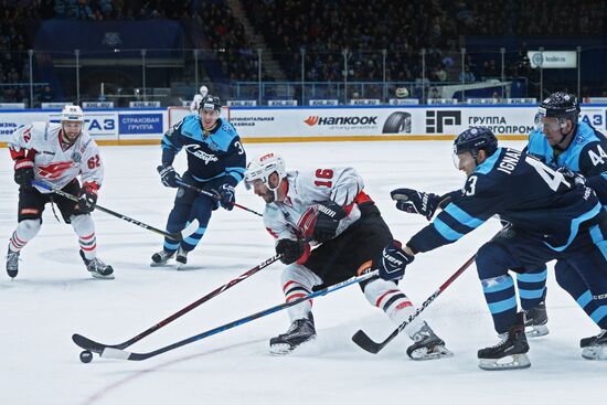 Ice hockey. Kontinental Hockey League. Sibir vs. Avangard