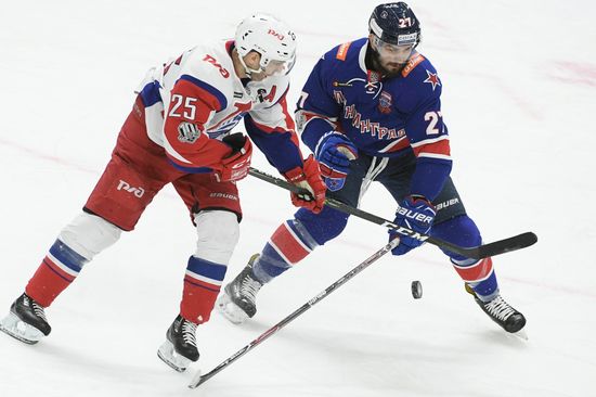 Ice hockey. Kontinental Hockey League. SKA vs. Lokomotiv