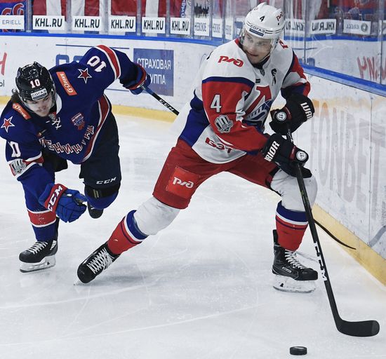 Ice hockey. Kontinental Hockey League. SKA vs. Lokomotiv