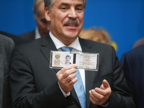 Pavel Grudinin registers as presidential candidate