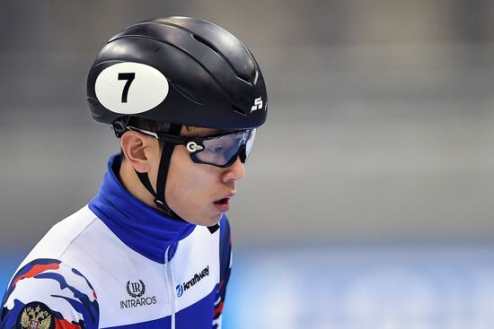 European Short Track Speed Skating Championships. Qualifications