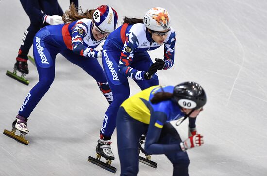 European Short Track Speed Skating Championships. Qualifications
