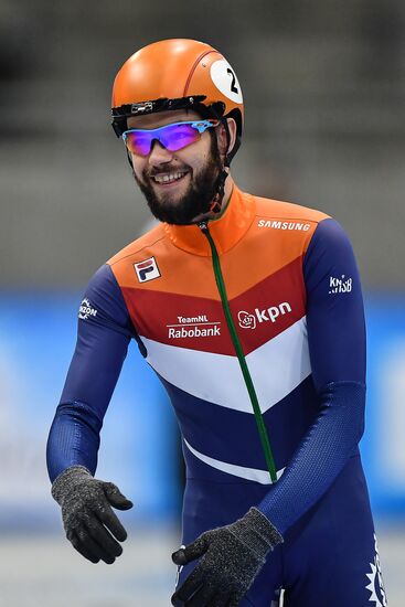 European Short Track Speed Skating Championships. Qualifications