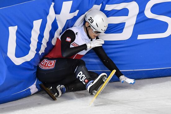European Short Track Speed Skating Championships. Qualifications