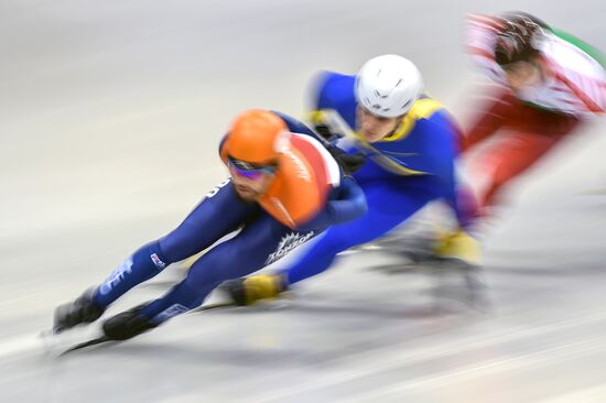 European Short Track Speed Skating Championships. Qualifications