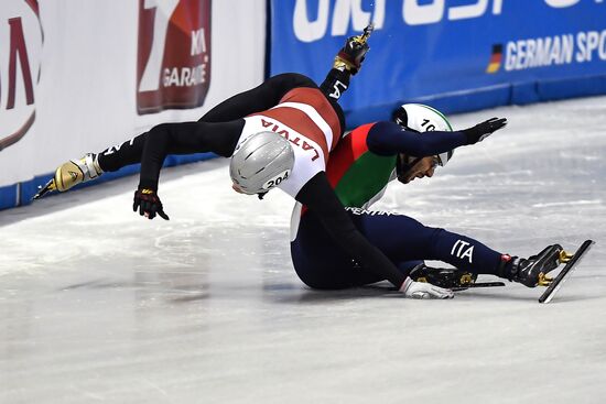 European Short Track Speed Skating Championships. Qualifications