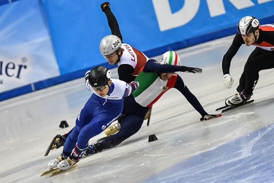 European Short Track Speed Skating Championships. Qualifications
