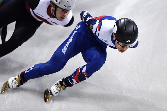 European Short Track Speed Skating Championships. Qualifications