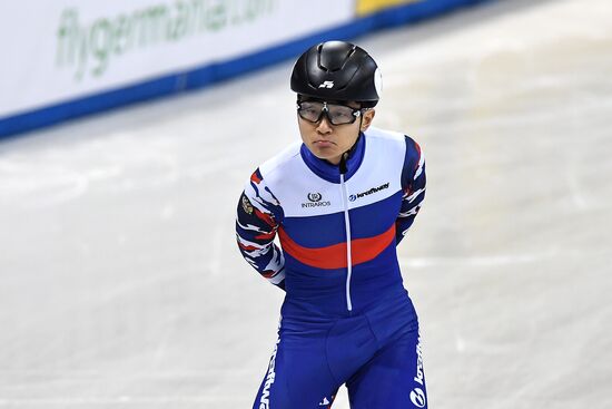 European Short Track Speed Skating Championships. Qualifications