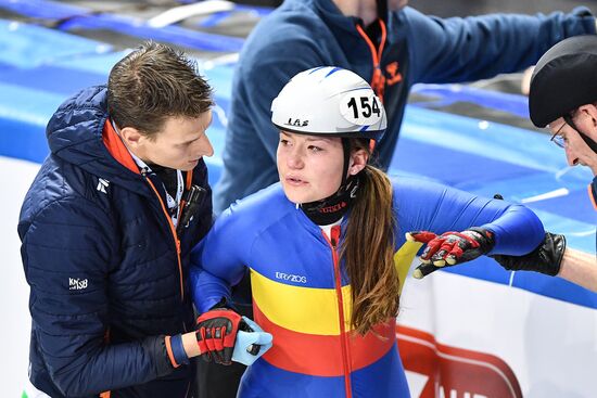 European Short Track Speed Skating Championships. Qualifications