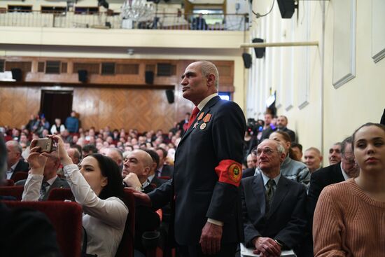 Presidential candidate Grudinin meets with confidantes