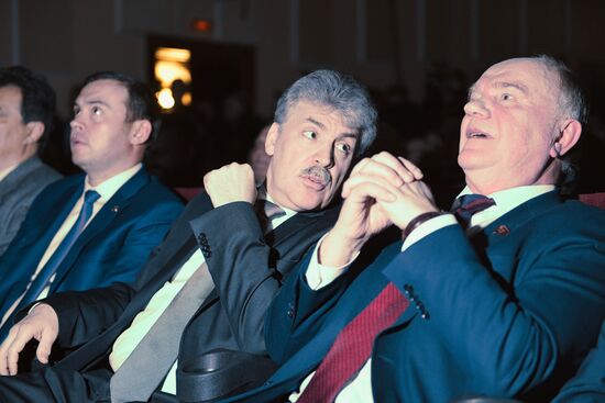 Presidential candidate Grudinin meets with confidantes