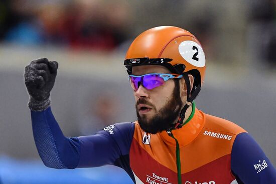 European Short Track Speed Skating Championships. Qualifications