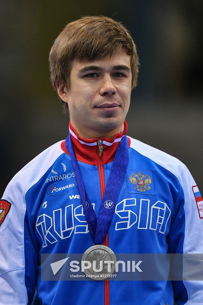 European Short Track Speed Skating Championships. Qualifications