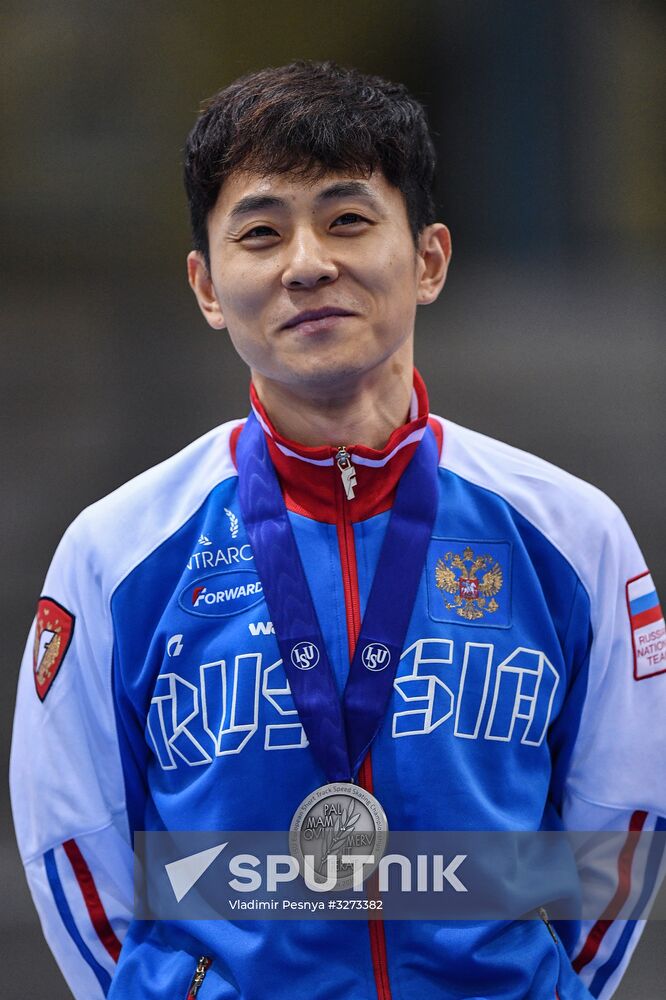 European Short Track Speed Skating Championships. Qualifications