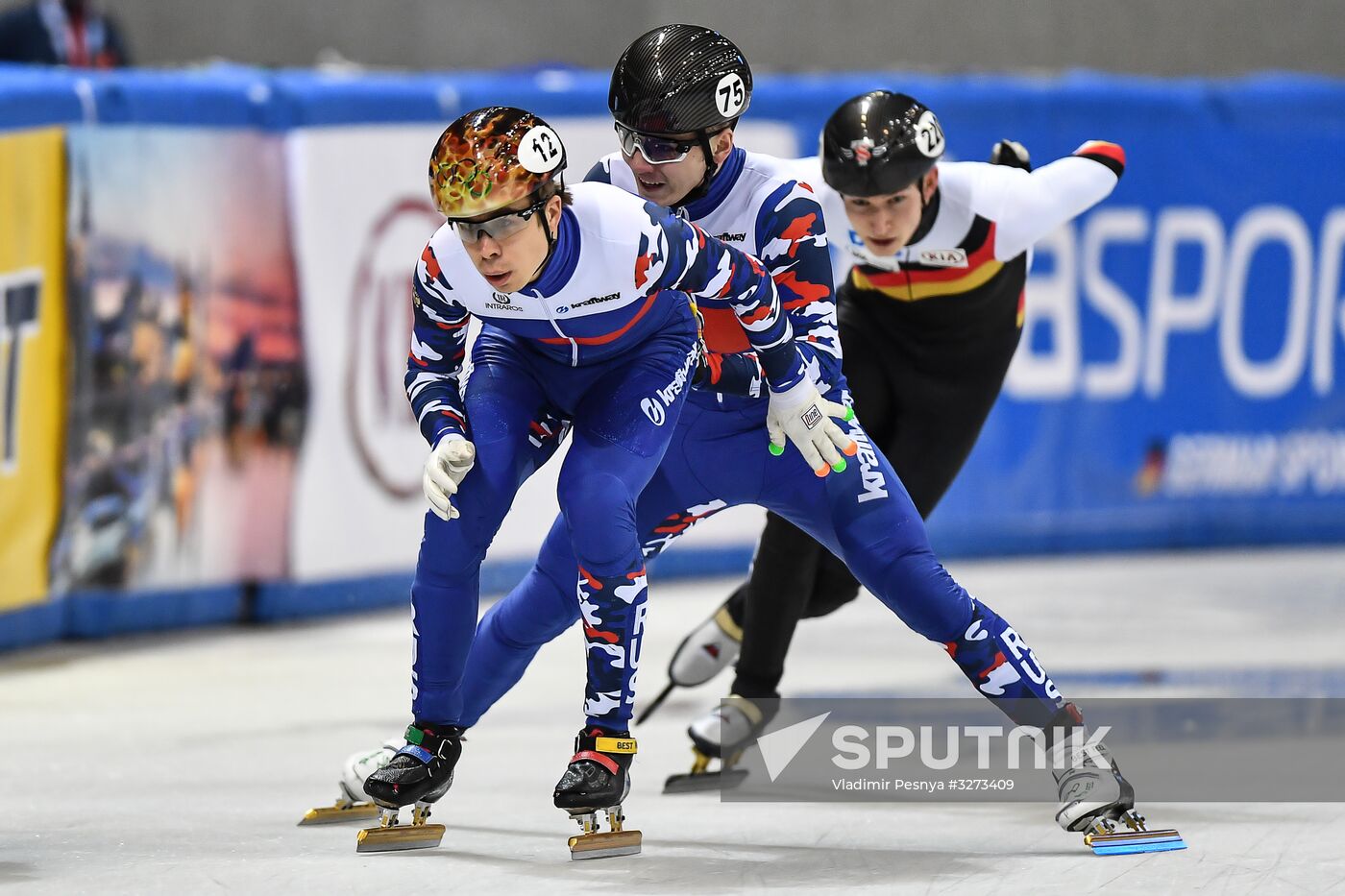 European Short Track Speed Skating Championships. Day one