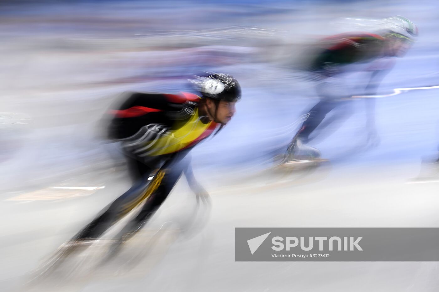 European Short Track Speed Skating Championships. Day one