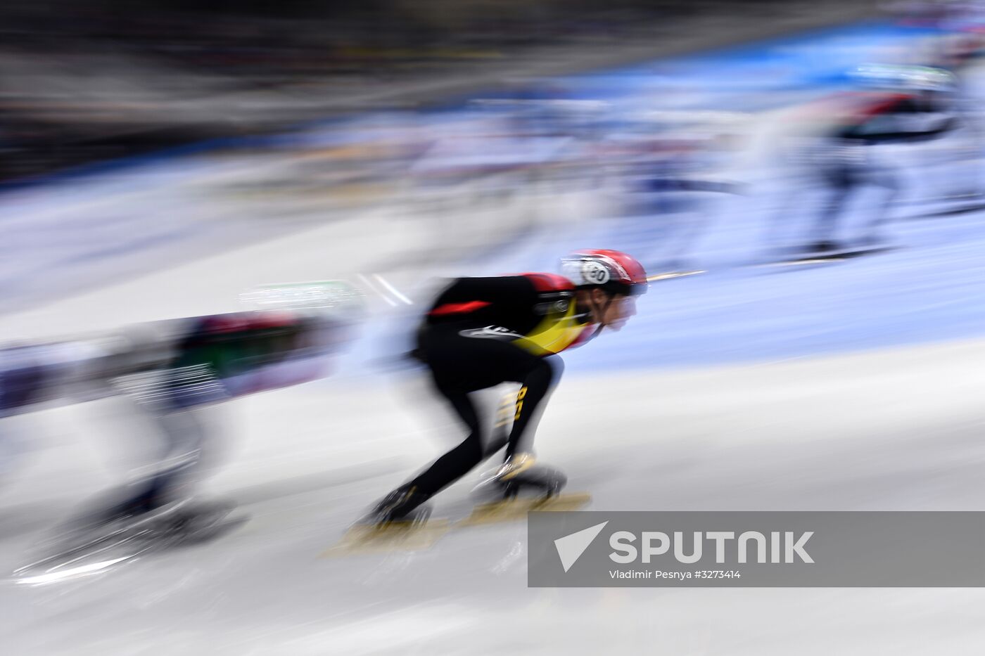 European Short Track Speed Skating Championships. Day one