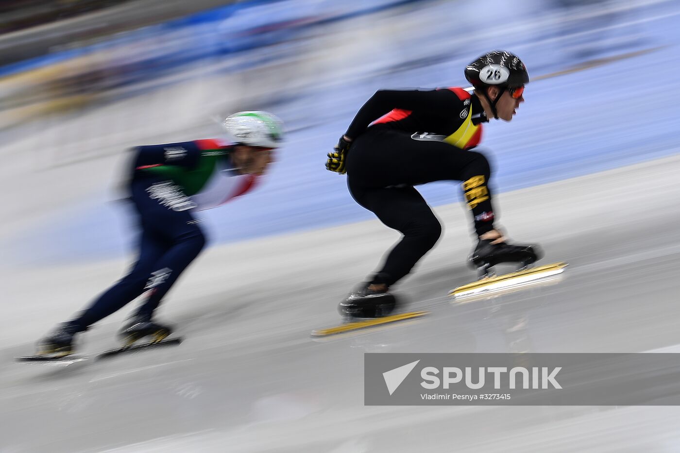 European Short Track Speed Skating Championships. Day one