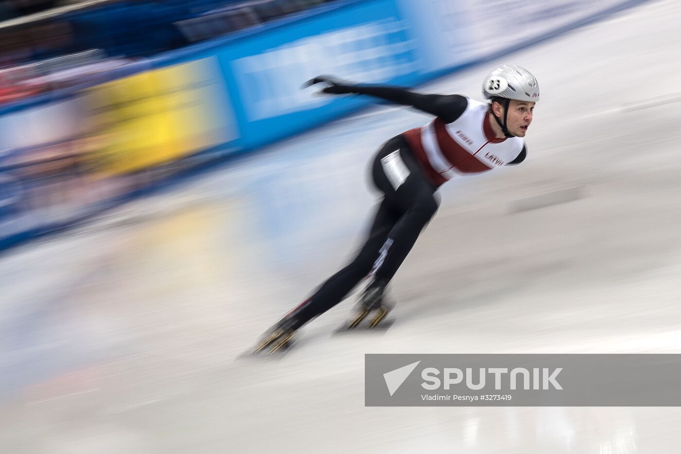 European Short Track Speed Skating Championships. Day one