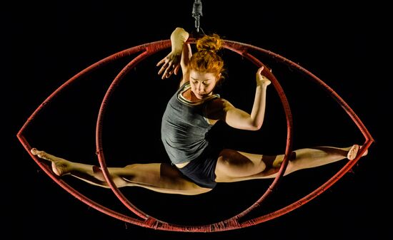 Daniele Finzi Pasca's show La Verita in St. Petersburg