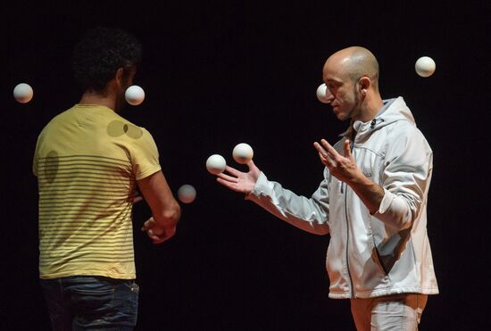 Daniele Finzi Pasca's show La Verita in St. Petersburg
