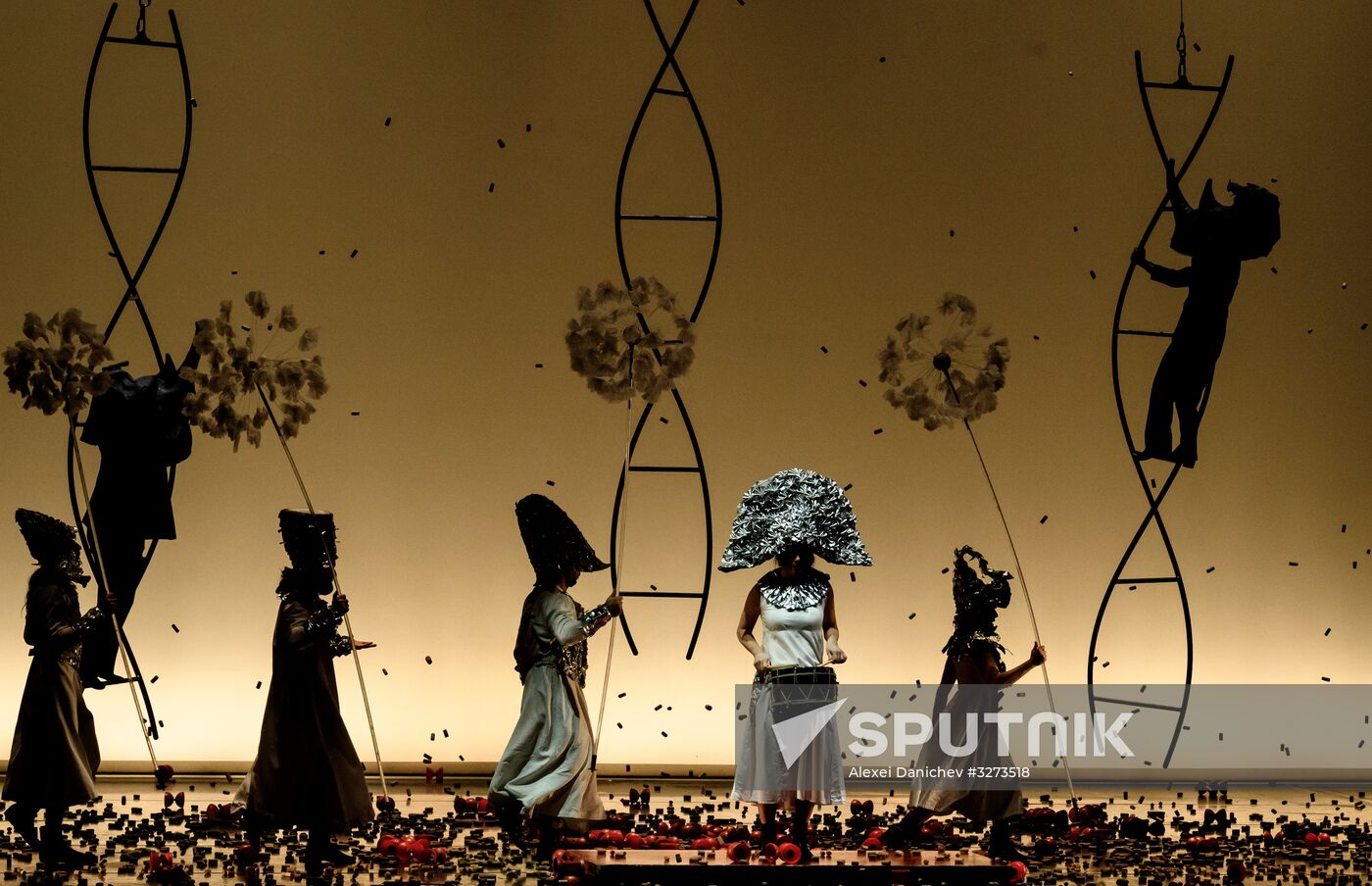 Daniele Finzi Pasca's show La Verita in St. Petersburg
