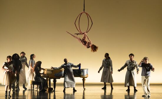Daniele Finzi Pasca's show La Verita in St. Petersburg