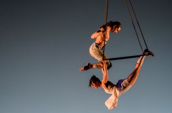 Daniele Finzi Pasca's show La Verita in St. Petersburg