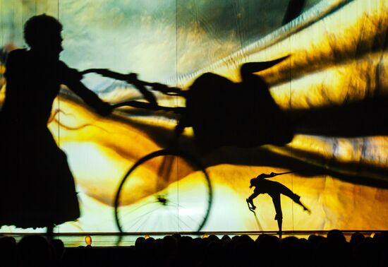 Daniele Finzi Pasca's show La Verita in St. Petersburg