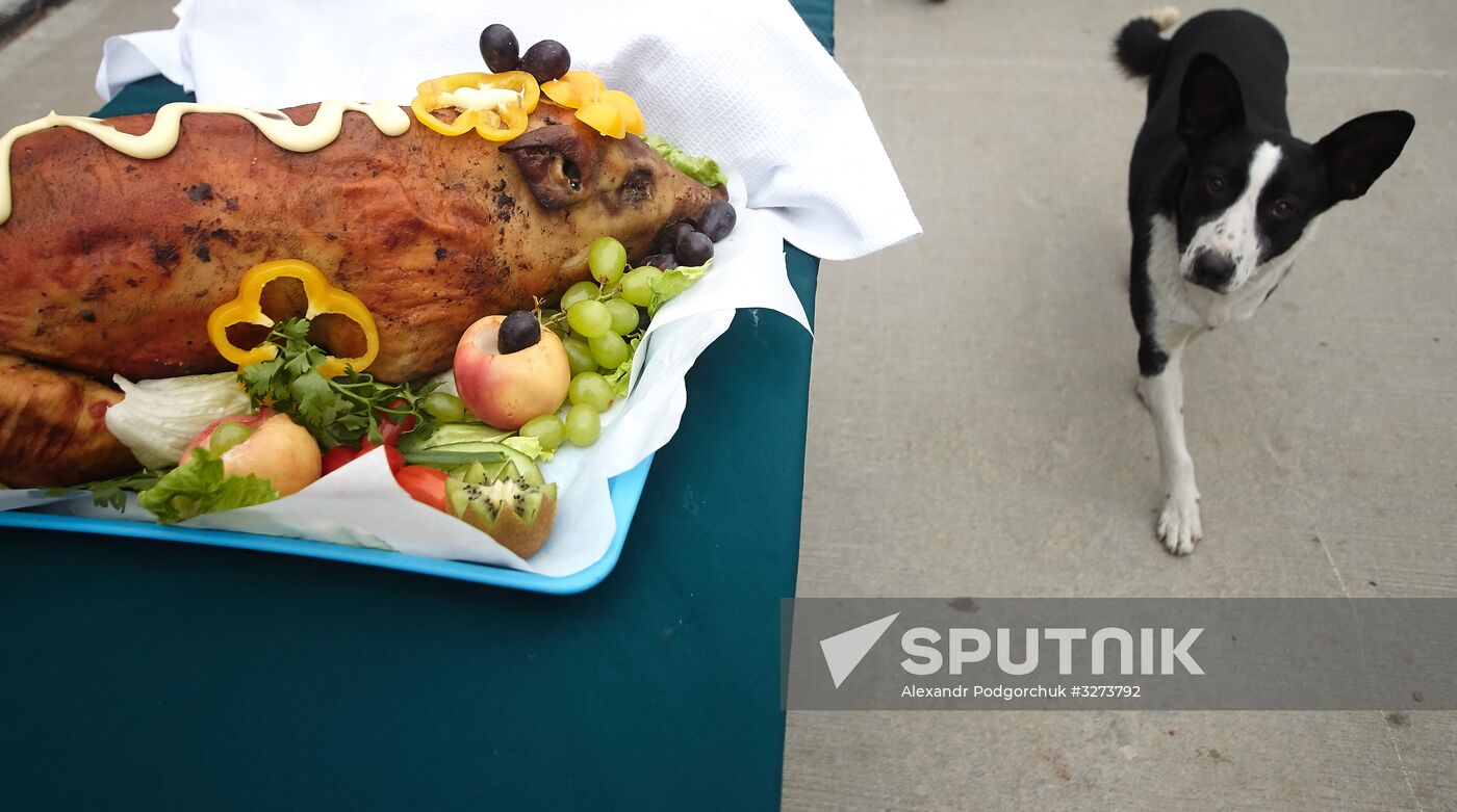 Soobrazitelny and Boiky corvettes meet at Baltiysk port