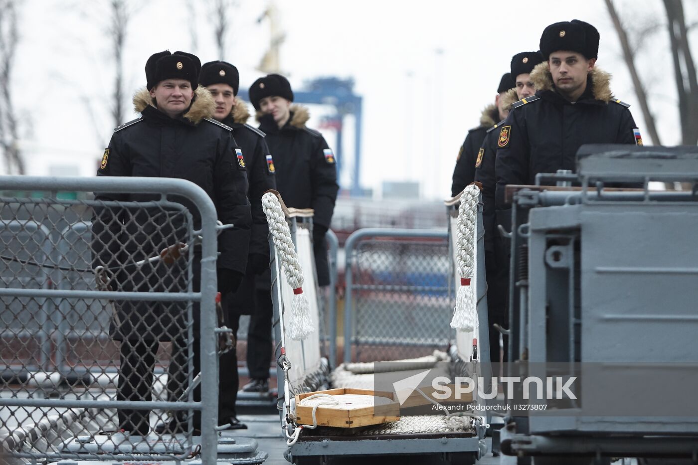 Soobrazitelny and Boiky corvettes meet at Baltiysk port