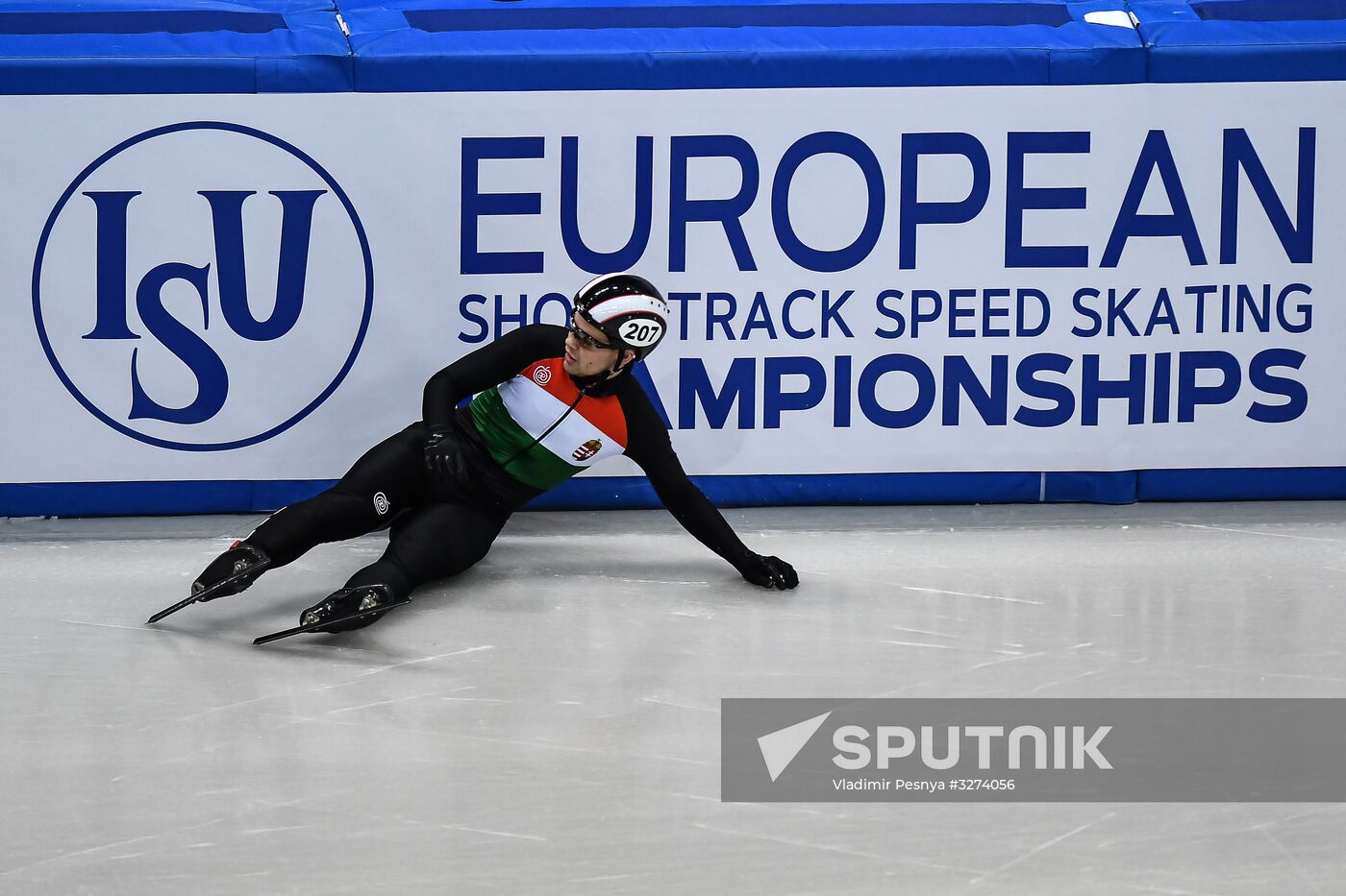 European Short Track Speed Skating Championships. Day Two