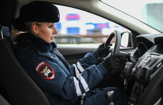 'Unfeminine' job. Traffic police officer Nina Grigor