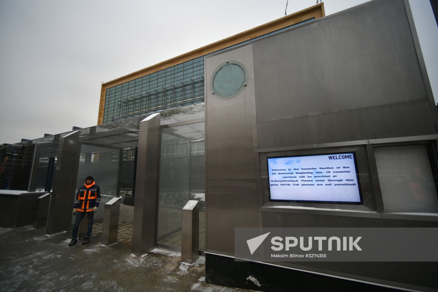 US Consulate in Moscow receives visitors in a new building