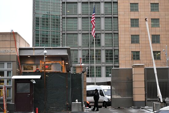 US Consulate in Moscow receives visitors in a new building