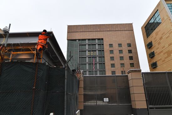 US Consulate in Moscow receives visitors in a new building