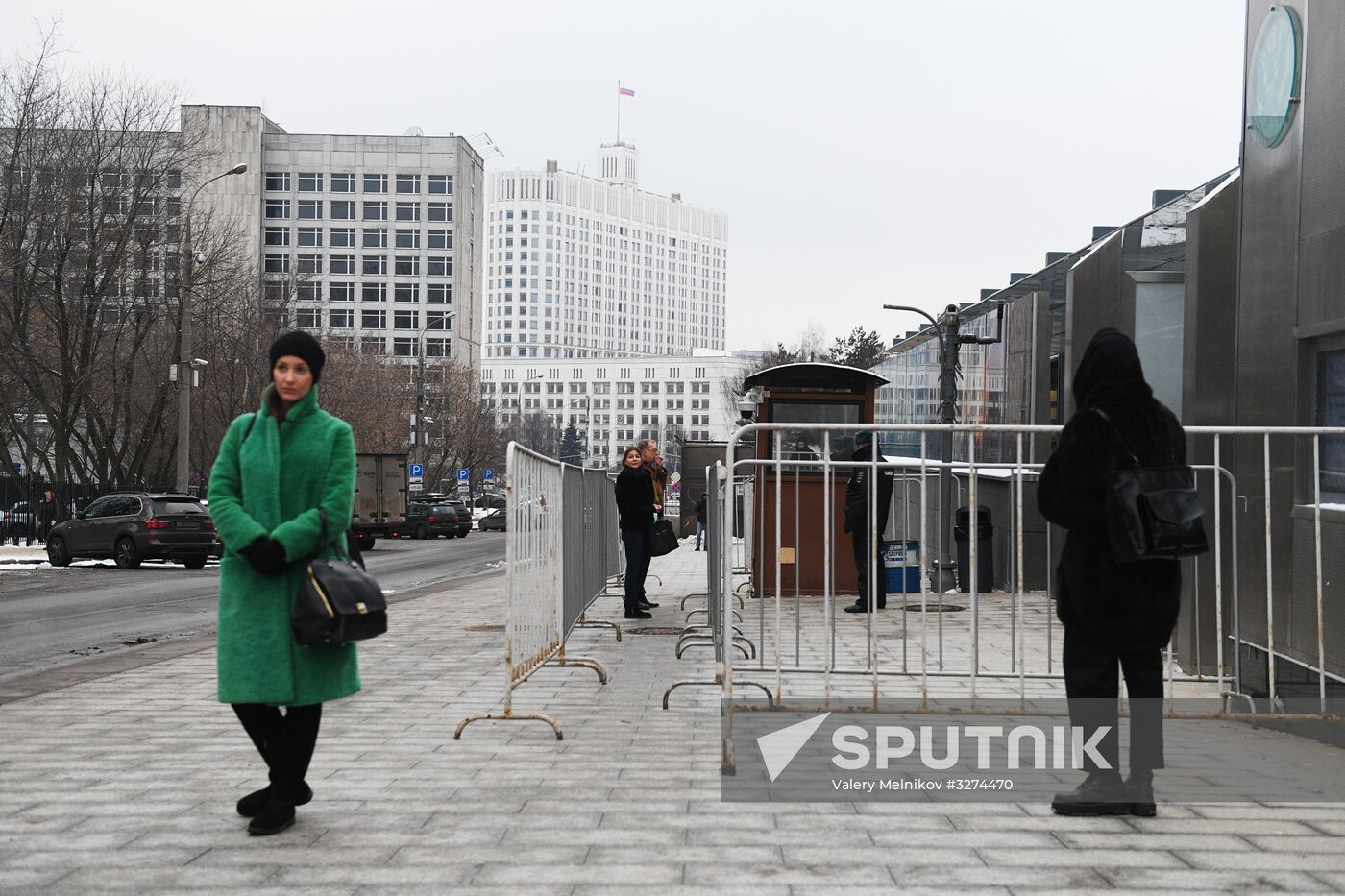 US Embassy’s Consular Section in Moscow receives visitors inside new building