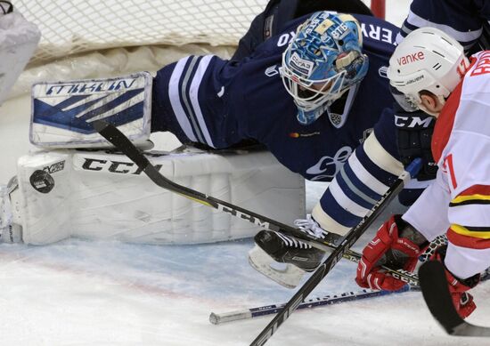 Ice hockey. KHL. Dynamo vs. Kunlun