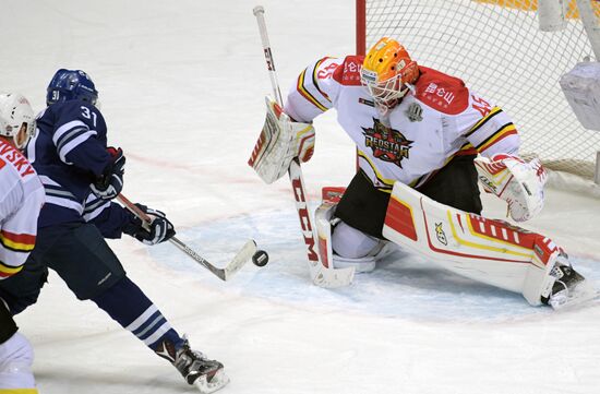 Ice hockey. KHL. Dynamo vs. Kunlun