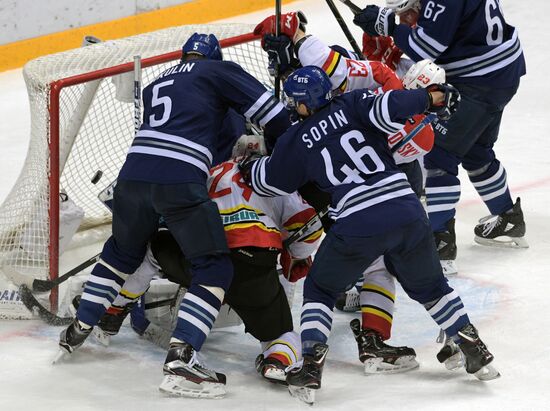 Ice hockey. KHL. Dynamo vs. Kunlun