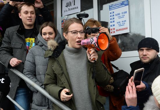 Ksenia Sobchak meets with electorate in Berdsk