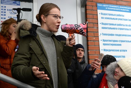 Ksenia Sobchak meets with electorate in Berdsk